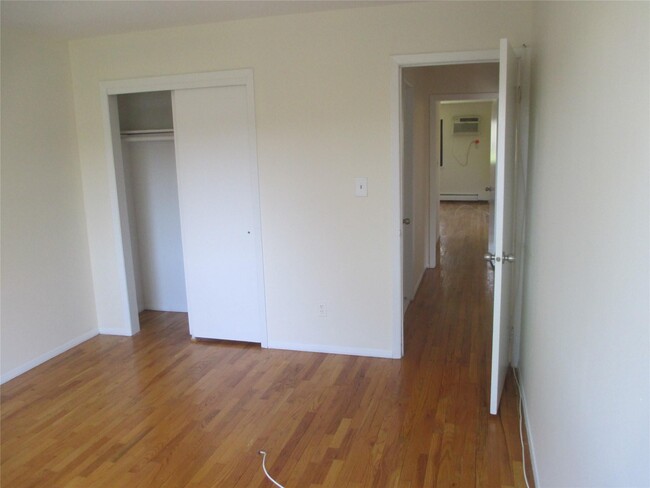 Building Photo - 15 Brevoort Dr