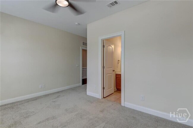 Building Photo - "Spacious 5-Bedroom, 4.5 Bath Retreat at W...