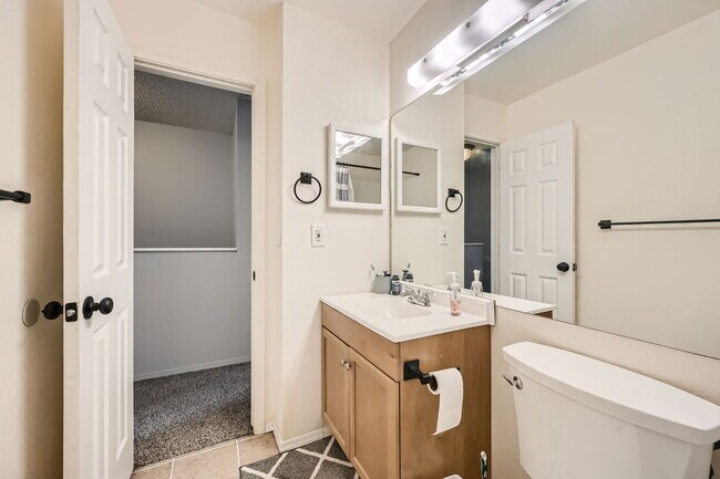 Building Photo - 961 Tampico Ct