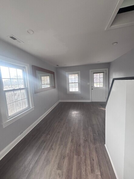 Building Photo - 2925 Bowman Ave