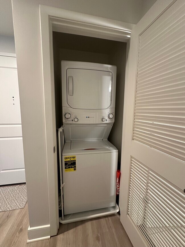 Building Photo - 4101 Albemarle St NW