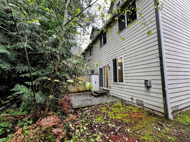 Building Photo - 136 NE Miramar Cir