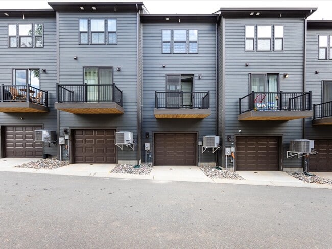 Building Photo - 413 Spearfield Ln
