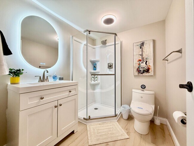 Building Photo - Brand new remodeled home in Monroe!