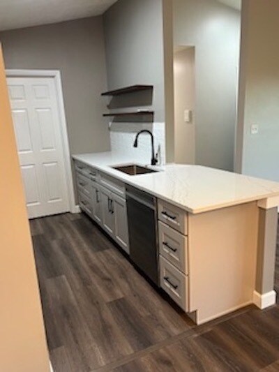 Building Photo - 8892 Eagleview Dr