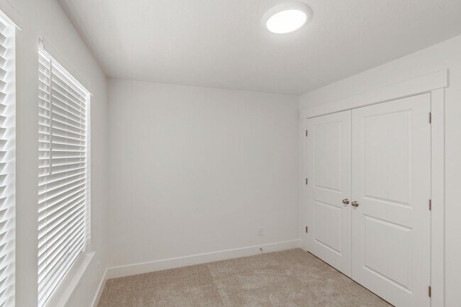 Building Photo - 3779 S 1950 W