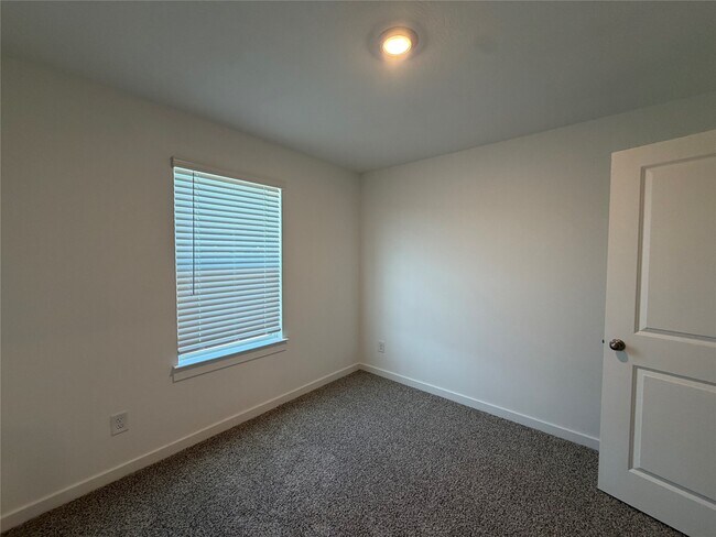 Building Photo - 2619 McHenry Lndg Ln
