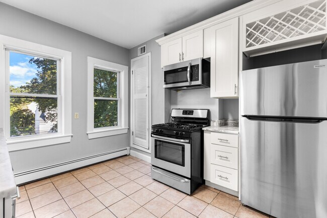 Building Photo - 40 Harding Rd