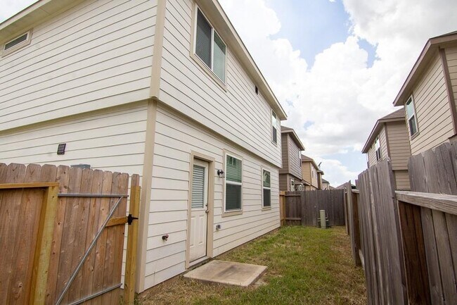 Building Photo - 18602 Frazers Ravine Ln