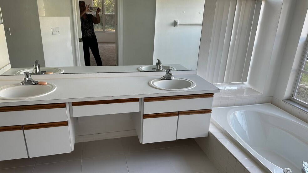 Building Photo - 5749 Cactus Cir