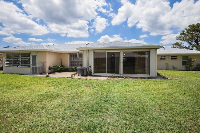 Building Photo - 459 Franconia Cir
