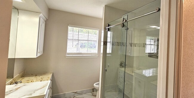 Building Photo - 1602 Luella Ave