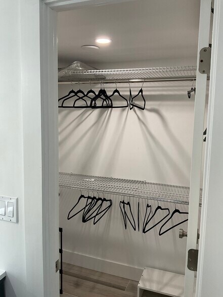 Building Photo - 2870 NE 14th Street Cswy