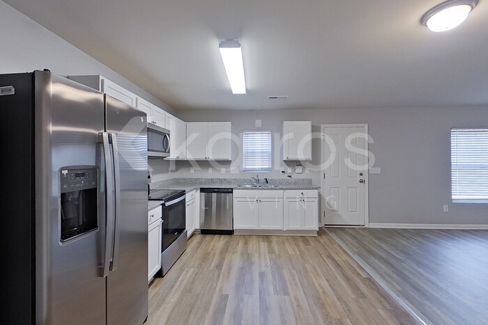 Building Photo - 3917 Miller Dr