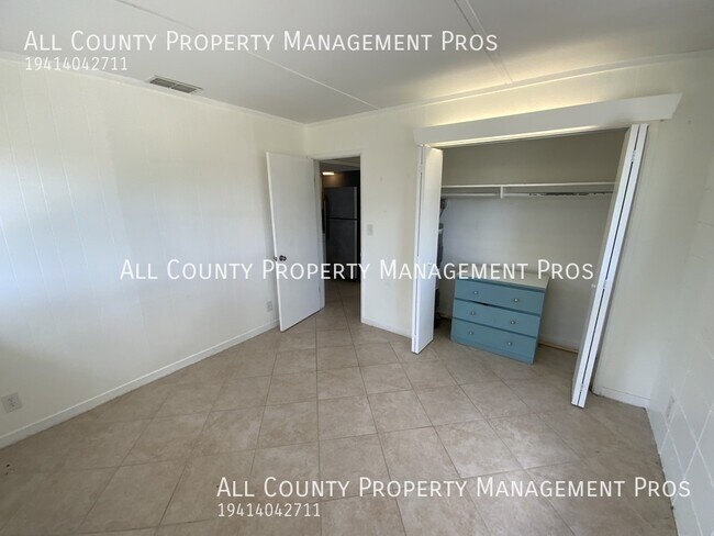 Building Photo - 401 7th St W
