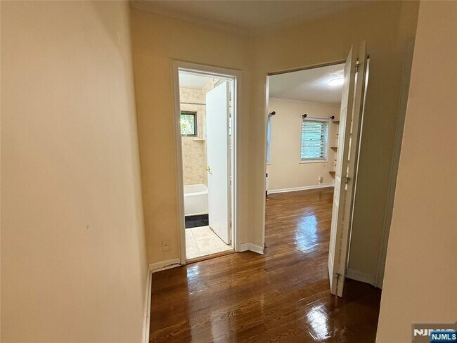 Building Photo - 420 Fairview Ave
