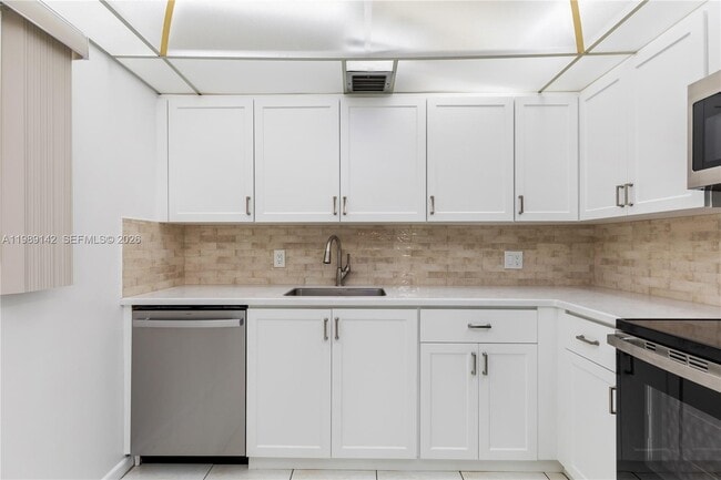 Building Photo - 13250 SW 4th Ct