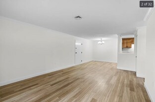 Building Photo - 15 Bower Rd