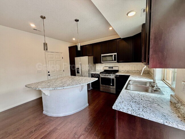 Building Photo - 10569 Waco St