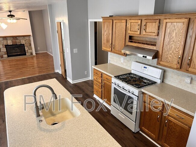 Building Photo - 5024 Shamrock Way