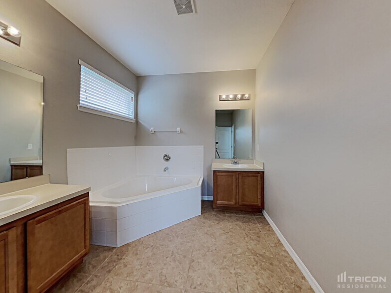 Building Photo - 3017 Azalea Blossom Dr