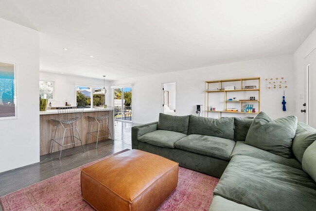 Building Photo - El Retiro - Pool, Jacuzzi, and Private Yard