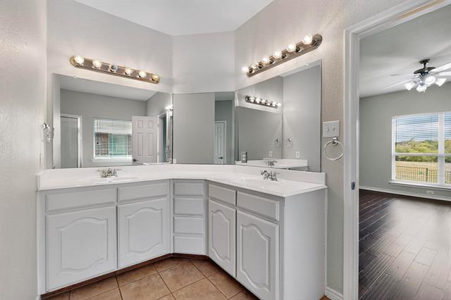 Building Photo - 701 Lone Rider Ct