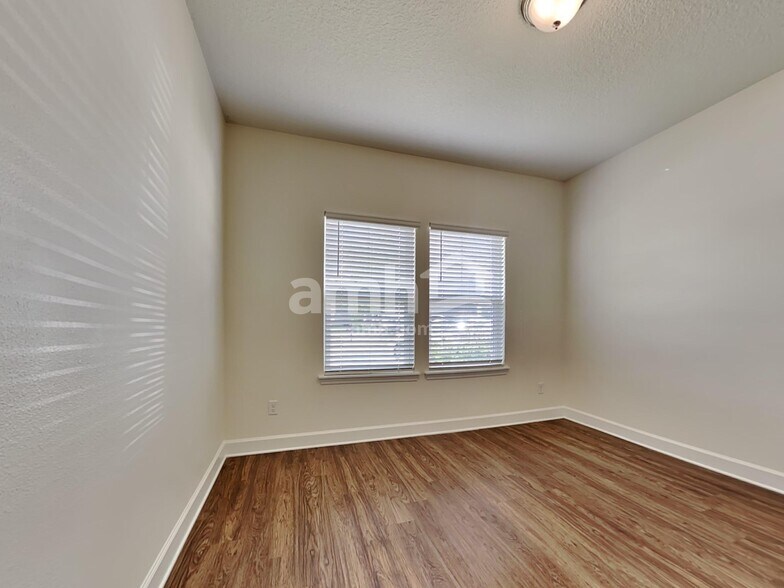 Building Photo - 974 Sunny Stroll Dr