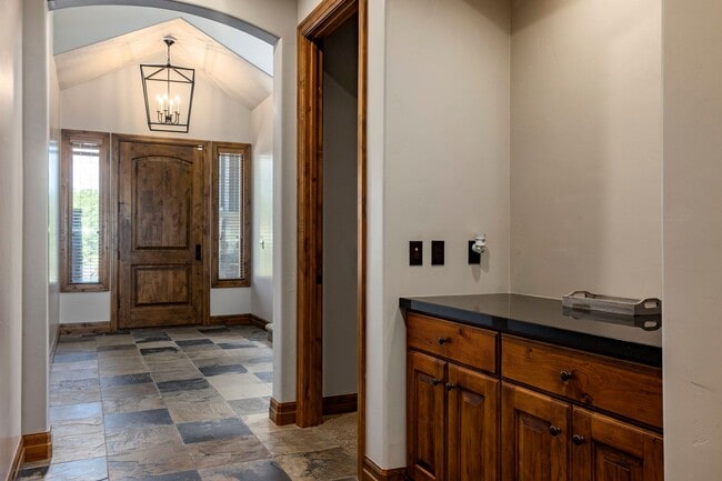 Building Photo - Luxury Mountain Retreat in Jeremy Ranch