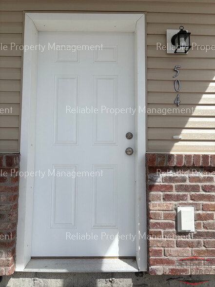 Building Photo - 2015 Lawrence Ln