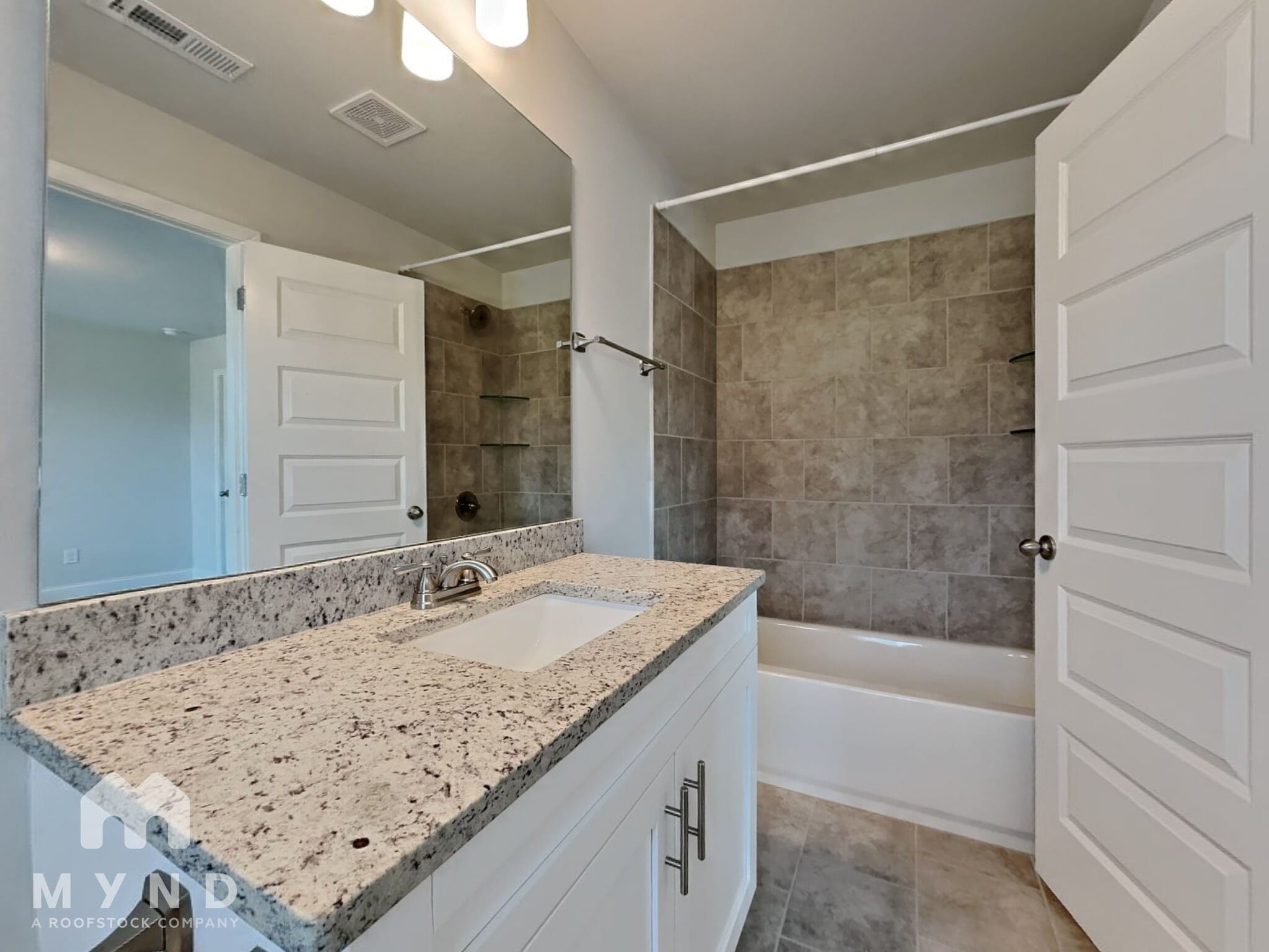 Building Photo - 597 Fundao Ln