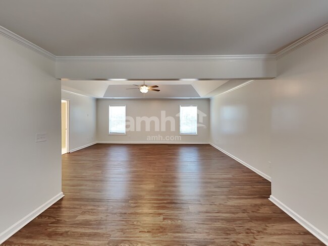 Building Photo - 7014 Roselake Cir