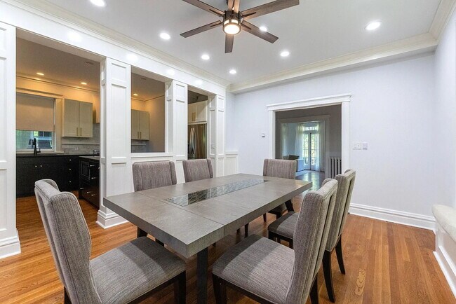 Building Photo - Gorgeous U-City Pershing Ave 4 bedroom/3 bath GEM - Fully Furnished with CLASS AND ELEGANCE - Mus...