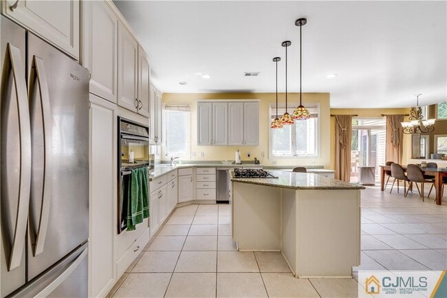 Building Photo - 35 Old Mill Rd