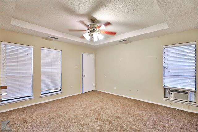 Building Photo - 4025 Inverrary Dr