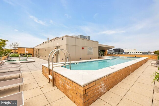 Building Photo - 475 K St NW