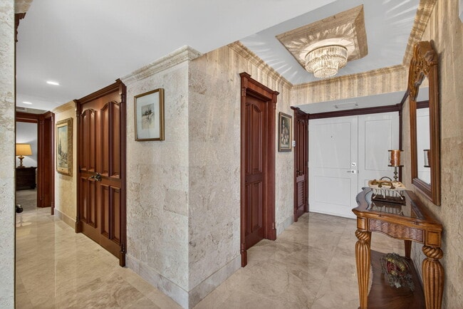 Building Photo - 3400 N Ocean Dr