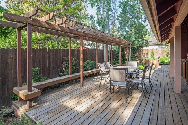 Building Photo - Furnished Contemporary Barn Style Home Ava...