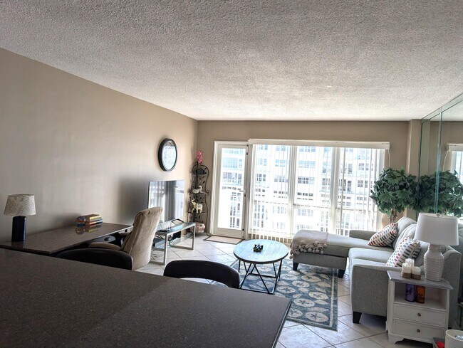 Building Photo - 133 N Pompano Beach Blvd