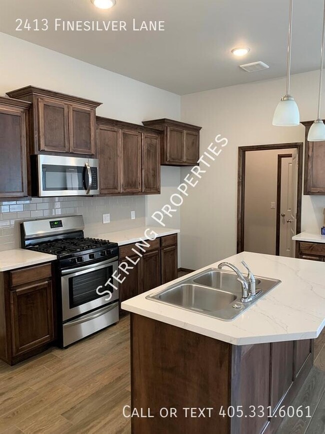Building Photo - 2413 Finesilver Ln