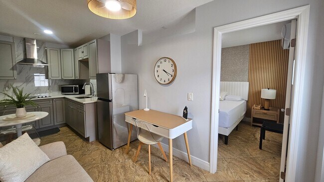 Building Photo - 368 Buenaventura Blvd
