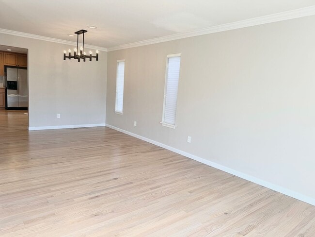 Building Photo - 3 Bd/2.5 Ba Newcastle Home