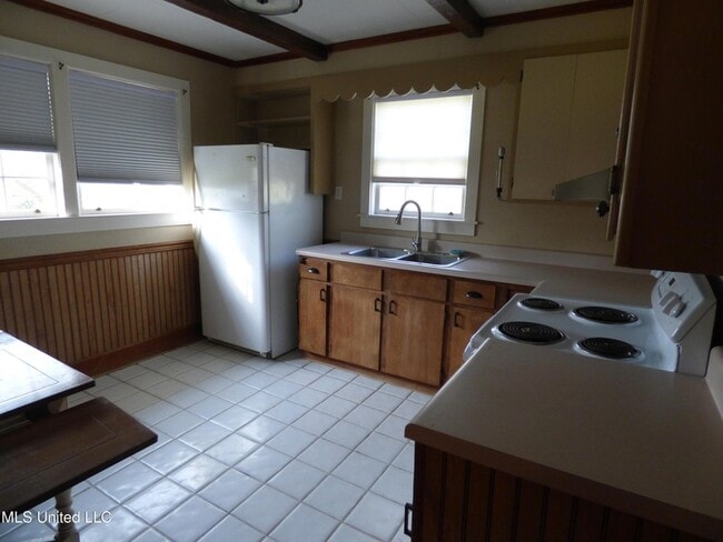 Building Photo - 463 Monticello St SE