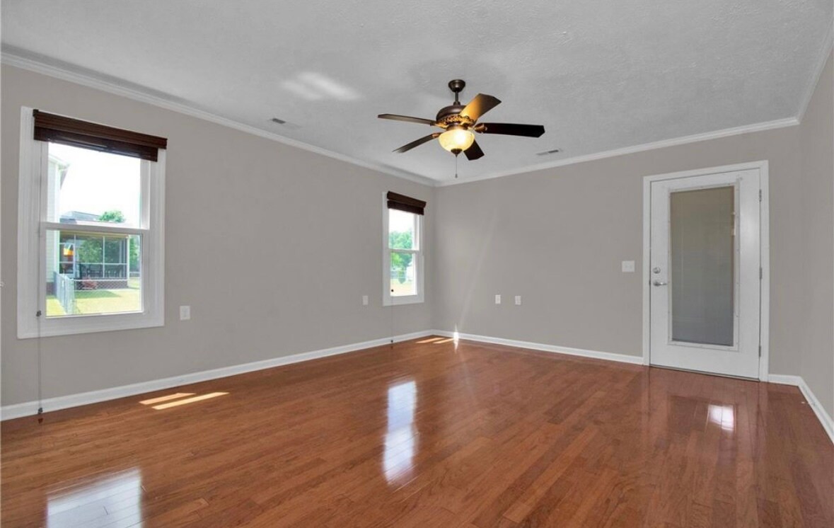 Building Photo - 1931 Sunshine Ct