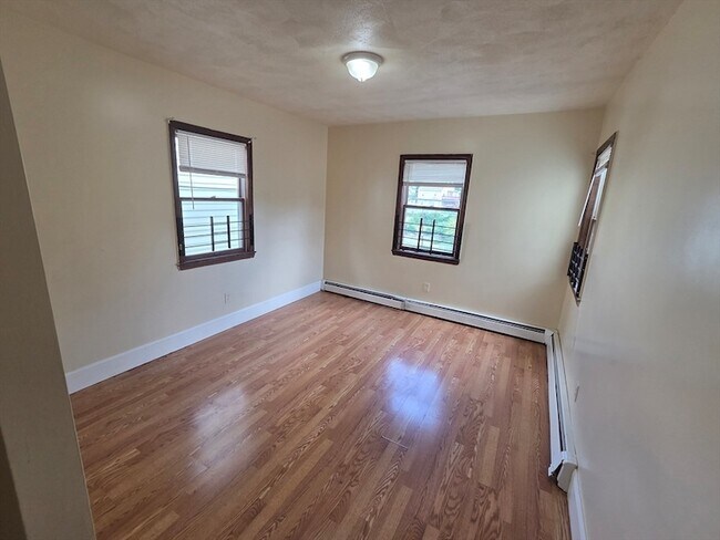 Building Photo - 49 Judson St