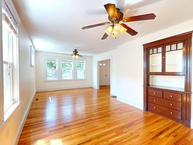 Building Photo - 25 Charlotte Rd