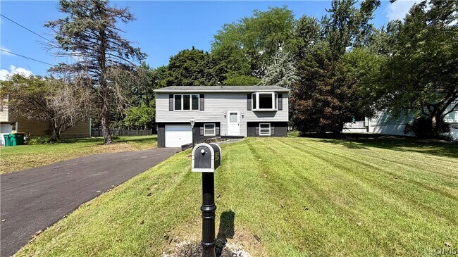 Building Photo - 104 Finwood Dr