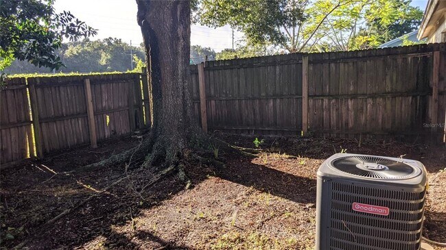 Building Photo - 1284 Roma Ct