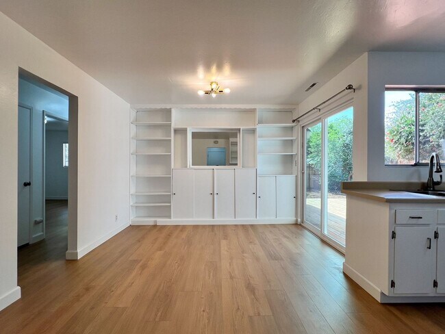 Building Photo - Updated Three Bedroom Napa Home