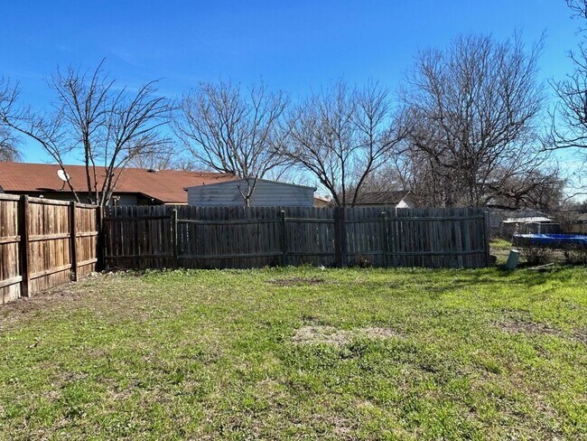 Building Photo - 8846 Old Sky Harbor Dr